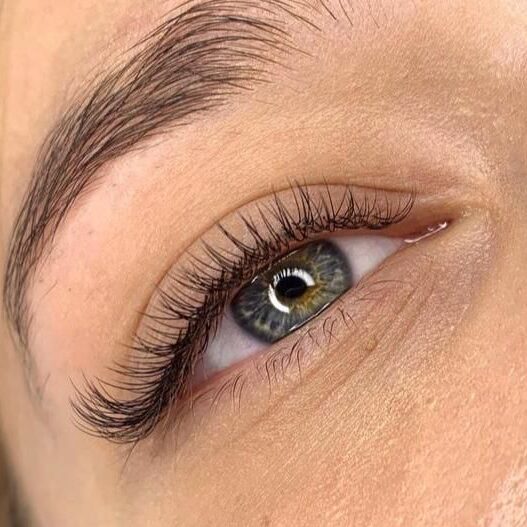 Hybrid Eyelash Extensions